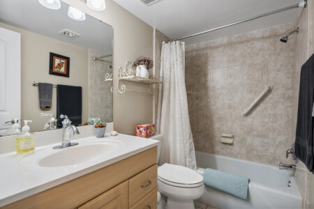d438a5d5d3514bb2bd064984836d01c5 LargeOriginal.jpg